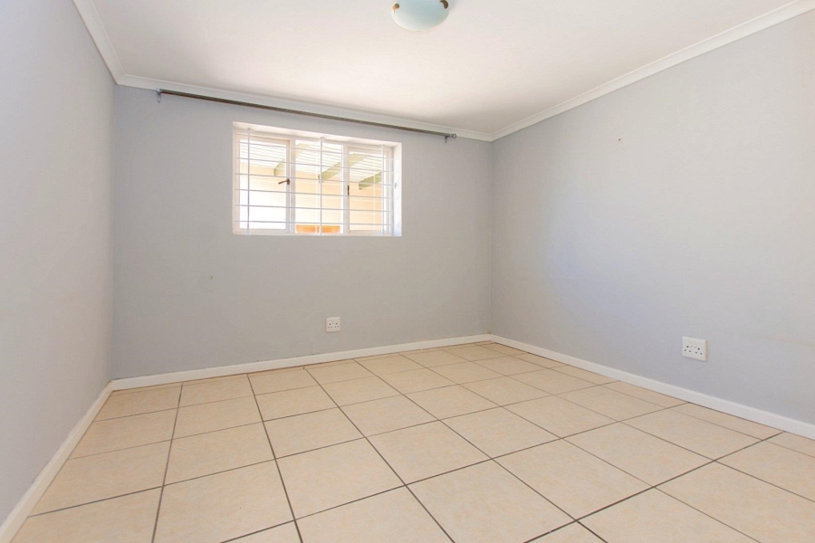 7 Bedroom Property for Sale in Middedorp Western Cape